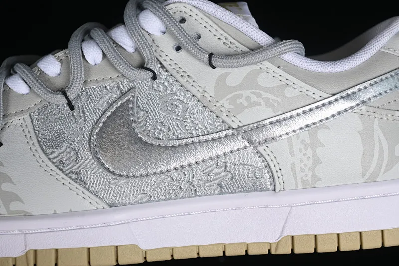All categories Nk SB Dunk series Nk SB Dunk Low low-top sneakers Nk Dunk Low Year of the Dragon limited edition Yinlong silk patch SB strap low-top casual sneakers DV0833-100
